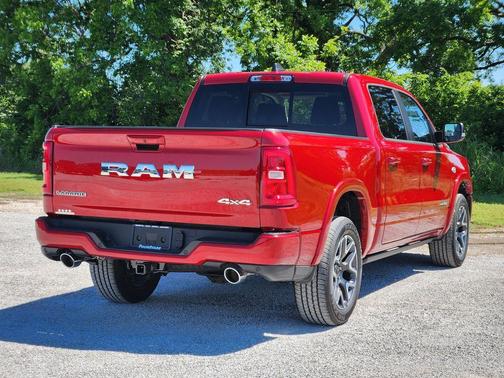 Molten Red Pearlcoat 2026 RAM 1500 Laramie