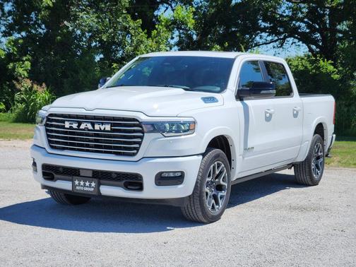 Bright White Clearcoat 2026 RAM 1500 Laramie