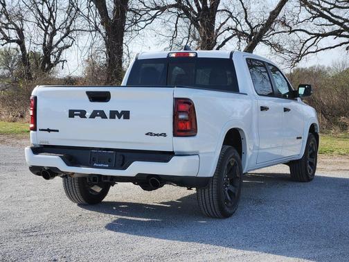 Bright White Clearcoat 2026 RAM 1500 Big Horn/Lone Star