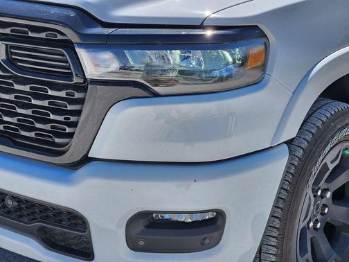Bright White Clearcoat 2026 RAM 1500 Big Horn/Lone Star