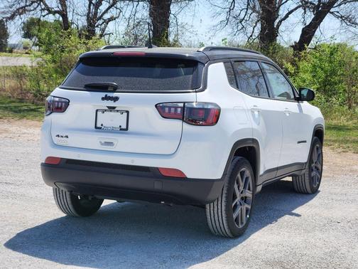 Bright White Clearcoat 2026 Jeep Compass Limited