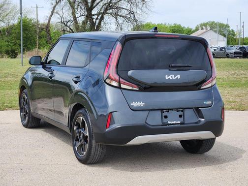 Gravity Gray 2024 Kia Soul EX