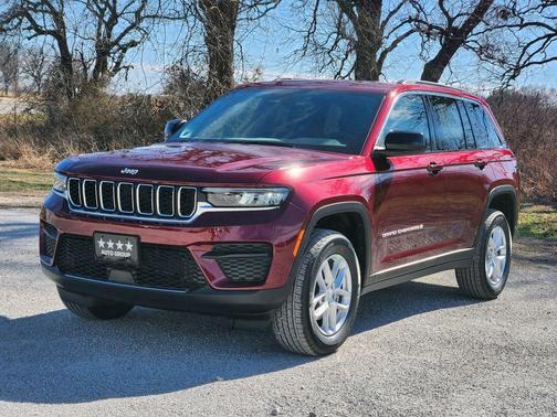 2026 Jeep Grand Cherokee Laredo