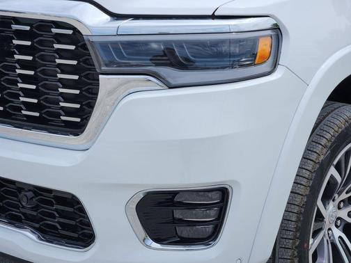 Bright White Clearcoat 2026 RAM 1500 Tungsten