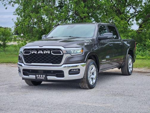 Granite Crystal Clearcoat Metallic 2026 RAM 1500 Big Horn/Lone Star