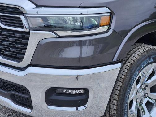 Granite Crystal Clearcoat Metallic 2026 RAM 1500 Big Horn/Lone Star