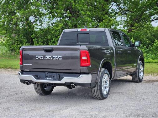 Granite Crystal Clearcoat Metallic 2026 RAM 1500 Big Horn/Lone Star