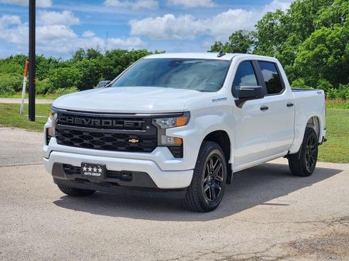 Summit White 2023 Chevrolet Silverado 1500 Custom