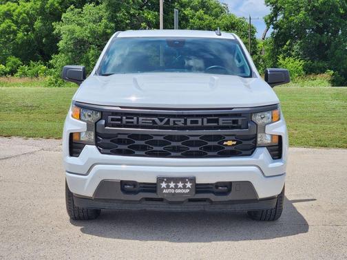 Summit White 2023 Chevrolet Silverado 1500 Custom