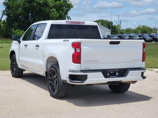 Summit White 2023 Chevrolet Silverado 1500 Custom