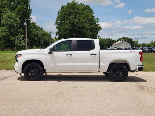 Summit White 2023 Chevrolet Silverado 1500 Custom