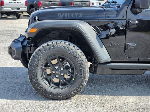 Black Clearcoat 2026 Jeep Wrangler Sport