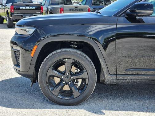Diamond Black 2026 Jeep Grand Cherokee L Limited