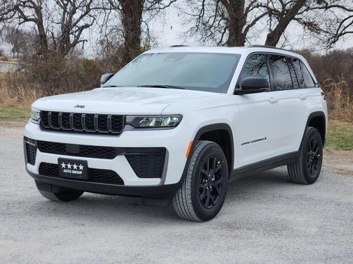 2026 Jeep Grand Cherokee Laredo