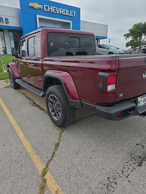 2022 Jeep Gladiator Overland