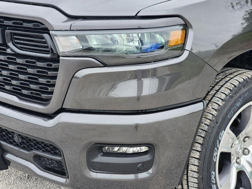 Granite Crystal Clearcoat Metallic 2026 RAM 1500 Express