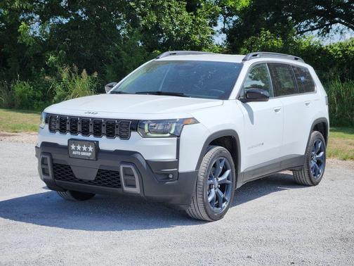 Bright White Clearcoat 2026 Jeep Cherokee LAREDO/LIMITED