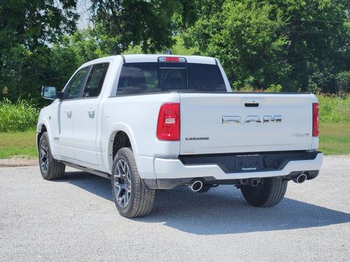Bright White Clearcoat 2026 RAM 1500 Laramie