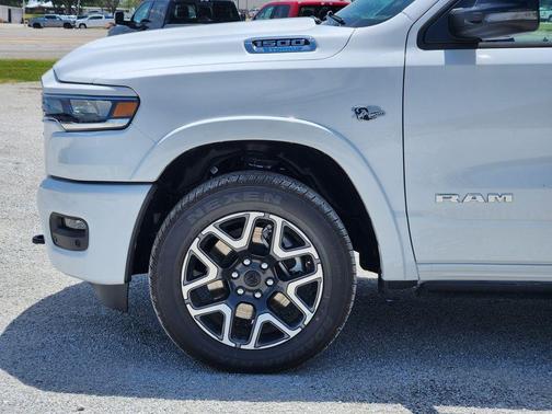 Bright White Clearcoat 2026 RAM 1500 Laramie