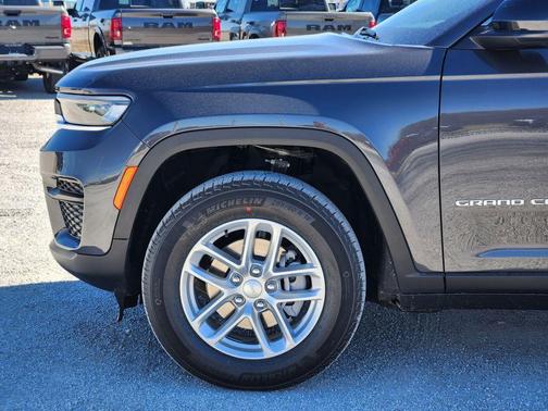 Metallic 2026 Jeep Grand Cherokee Laredo