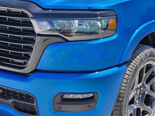 Hydro Blue Pearlcoat 2026 RAM 1500 Laramie