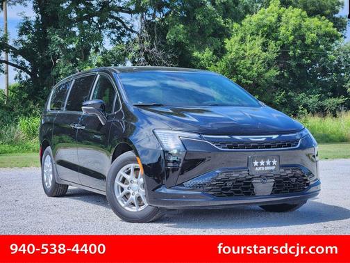 Diamond Black 2027 Chrysler Pacifica SELECT