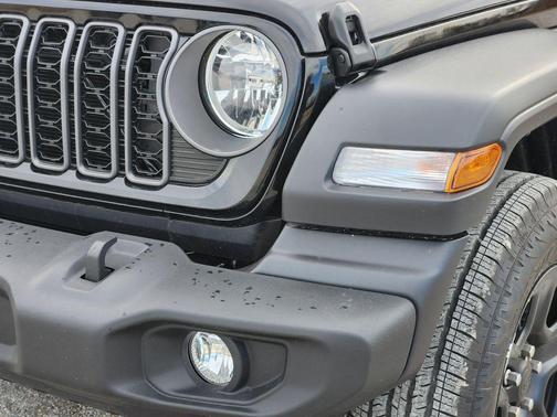 Black Clearcoat 2026 Jeep Wrangler Sport