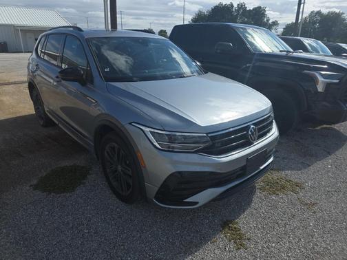 2022 Volkswagen Tiguan 2.0T SE R-Line Black