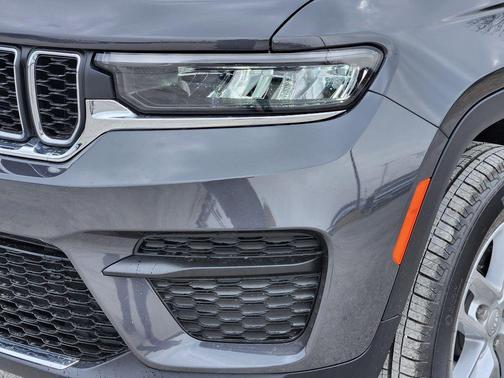 Metallic 2026 Jeep Grand Cherokee Laredo