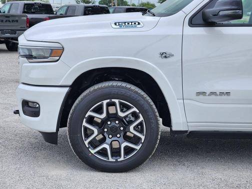 Bright White Clearcoat 2026 RAM 1500 Laramie