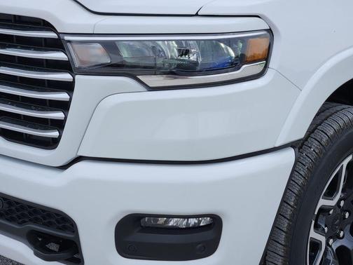 Bright White Clearcoat 2026 RAM 1500 Laramie