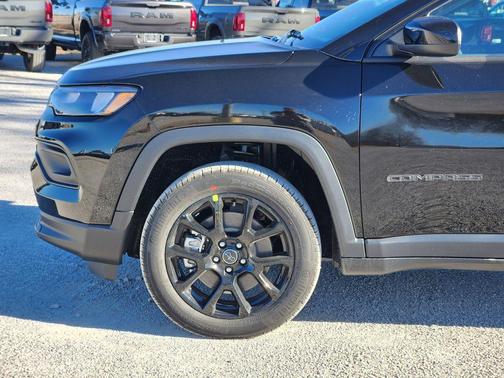 Diamond Black 2026 Jeep Compass Latitude