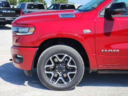Molten Red Pearlcoat 2026 RAM 1500 Laramie