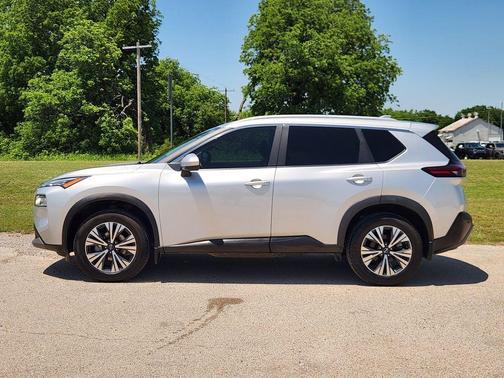 Brilliant Silver Metallic 2023 Nissan Rogue SV