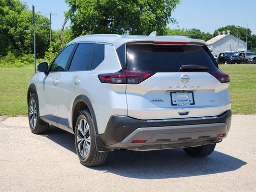Brilliant Silver Metallic 2023 Nissan Rogue SV