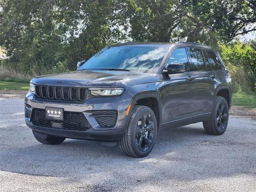 2025 Jeep Grand Cherokee Laredo