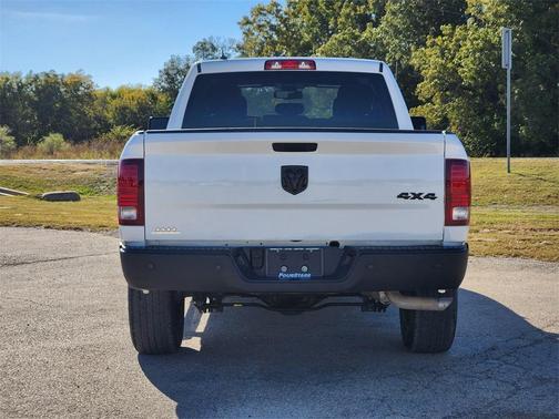 2022 RAM 1500 Classic SLT