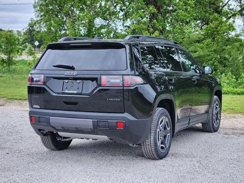 Diamond Black 2026 Jeep Cherokee LAREDO/LIMITED