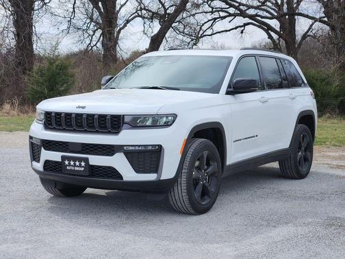 Bright White Clearcoat 2026 Jeep Grand Cherokee Limited