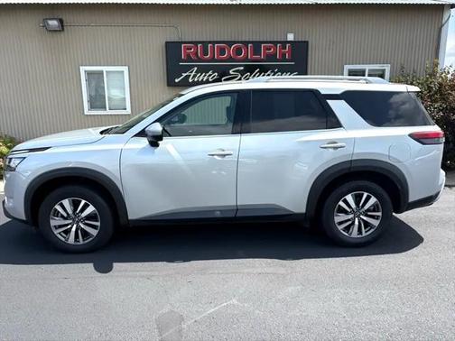 2022 Nissan Pathfinder SL 4WD