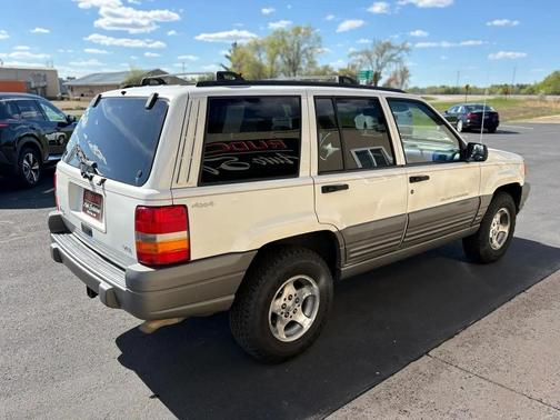 Stone White Clear Coat 1997 Jeep Grand Cherokee Laredo 4WD