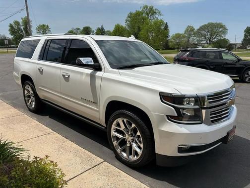 Pearl White 2020 Chevrolet Suburban Premier