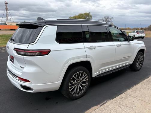 2022 Jeep Grand Cherokee L Summit Reserve