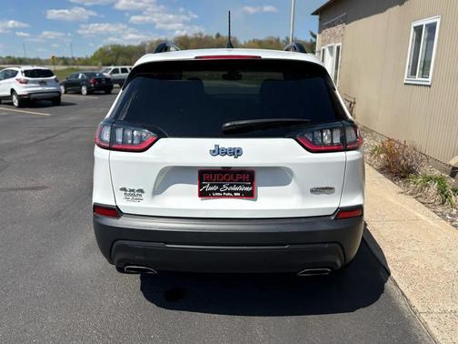 Bright White Clearcoat 2022 Jeep Cherokee Latitude Lux