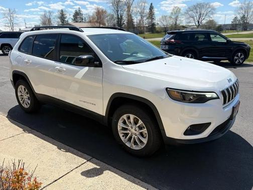 Bright White Clearcoat 2022 Jeep Cherokee Latitude Lux