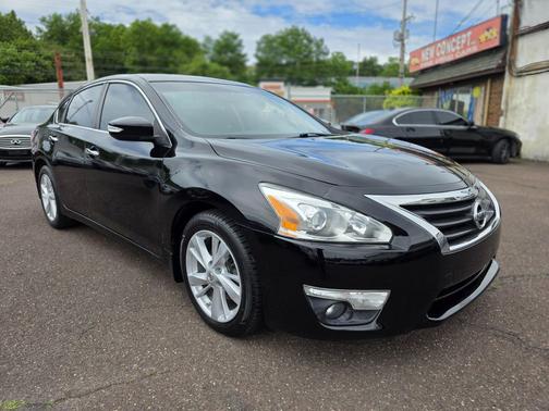 Super Black 2015 Nissan Altima 2.5 SV