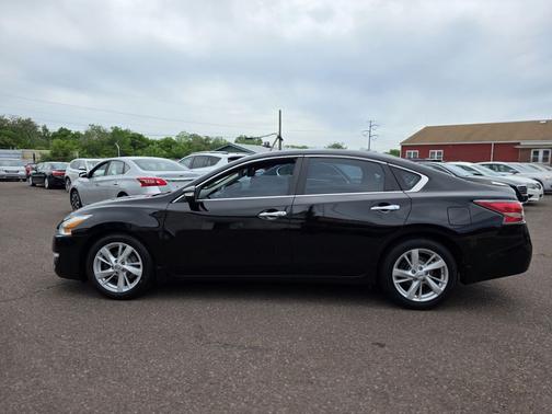 Super Black 2015 Nissan Altima 2.5 SV