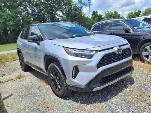 2022 Toyota RAV4 Hybrid SE