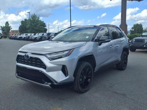 2022 Toyota RAV4 Hybrid SE
