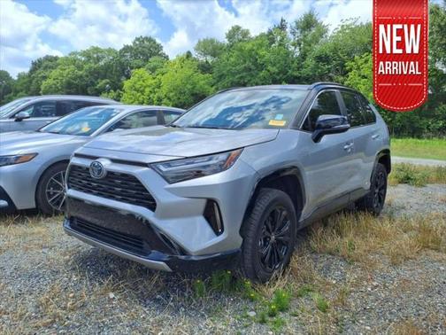 2022 Toyota RAV4 Hybrid SE